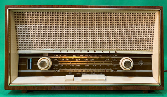 Vintage Telefunken 5261W AM/FM/SW Radio