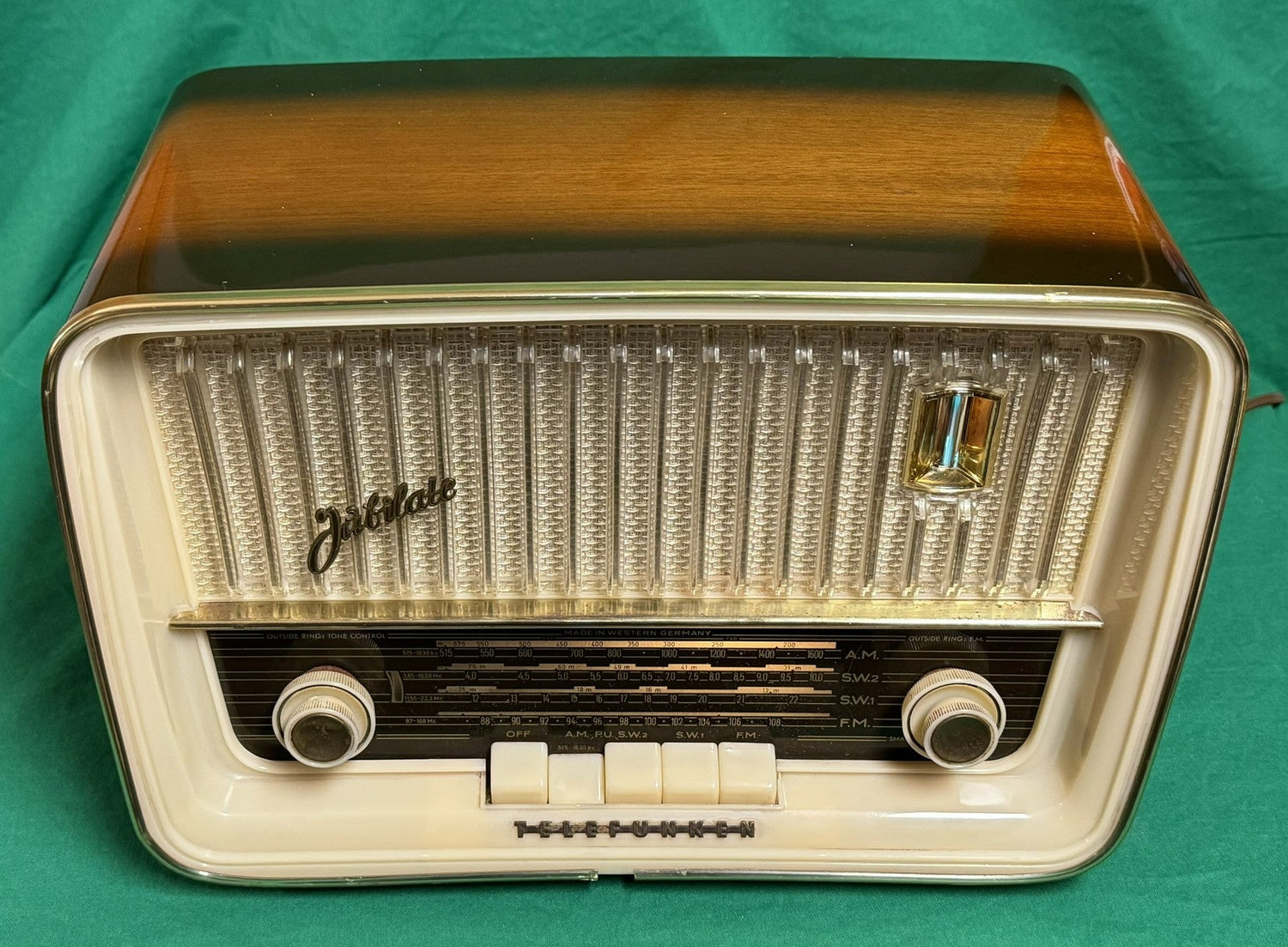 Vintage Telefunken Jubilate SW Radio
