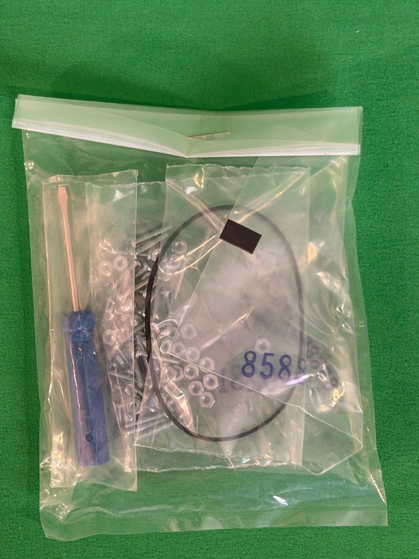 Revell-Monogram 85-8883 Visible V-8 1:4 Model Kit NOS