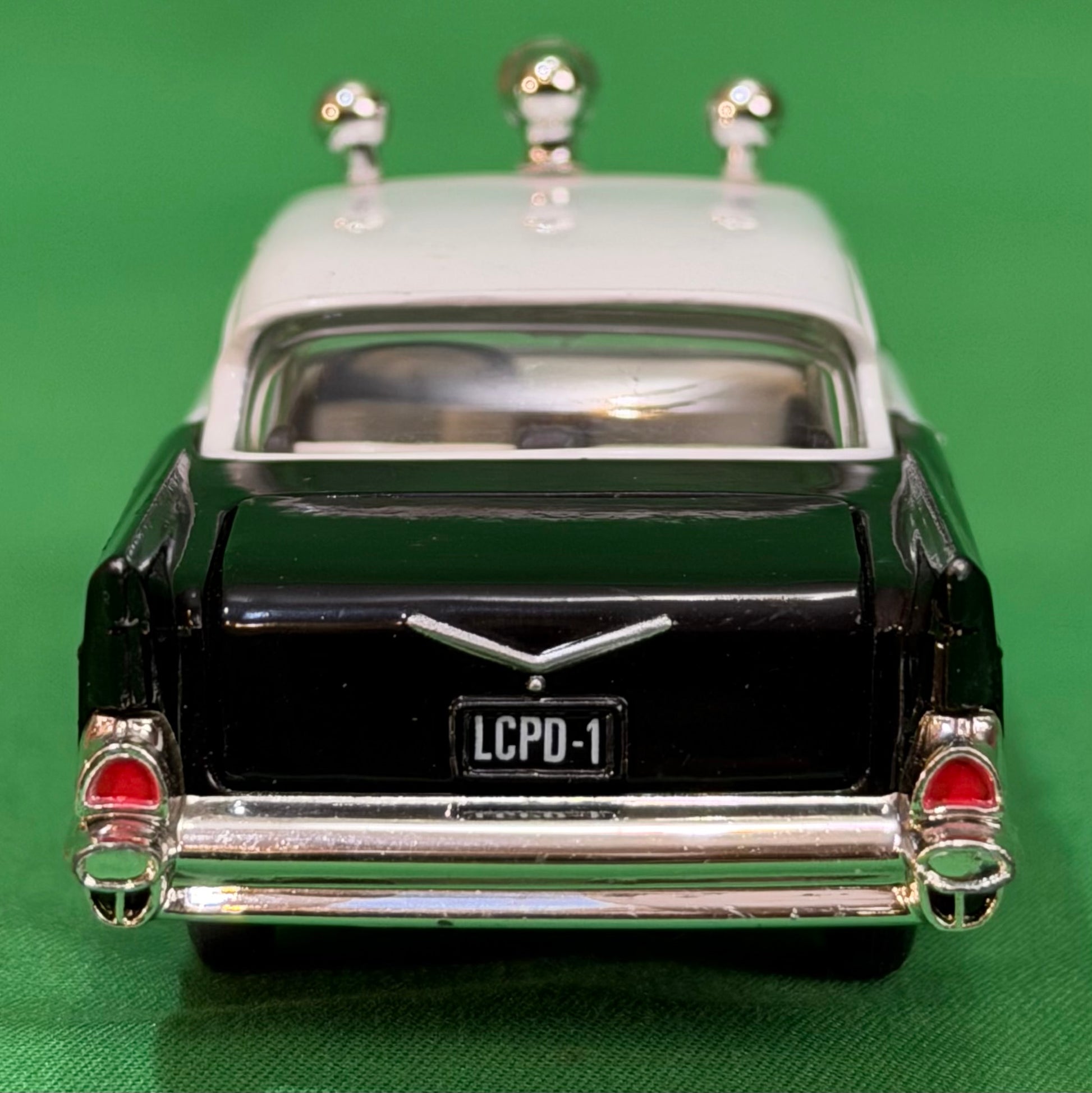 Corgi Classics #51302 Lionel City LCPD 1957 Chevy Bel Air Police Car