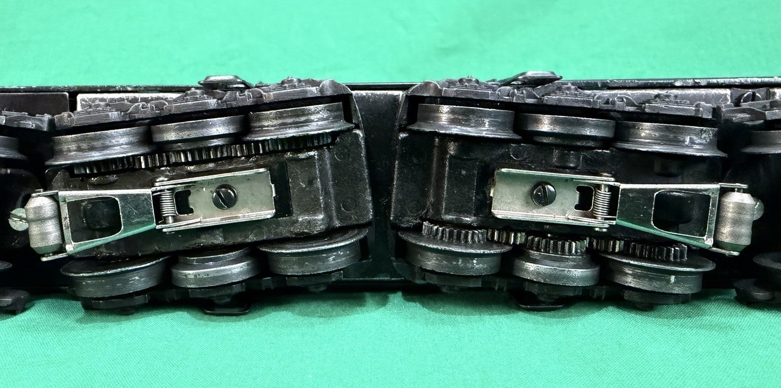 Lionel Postwar O Gauge 2330 Pennsylvania GG-1 Electric Locomotive
