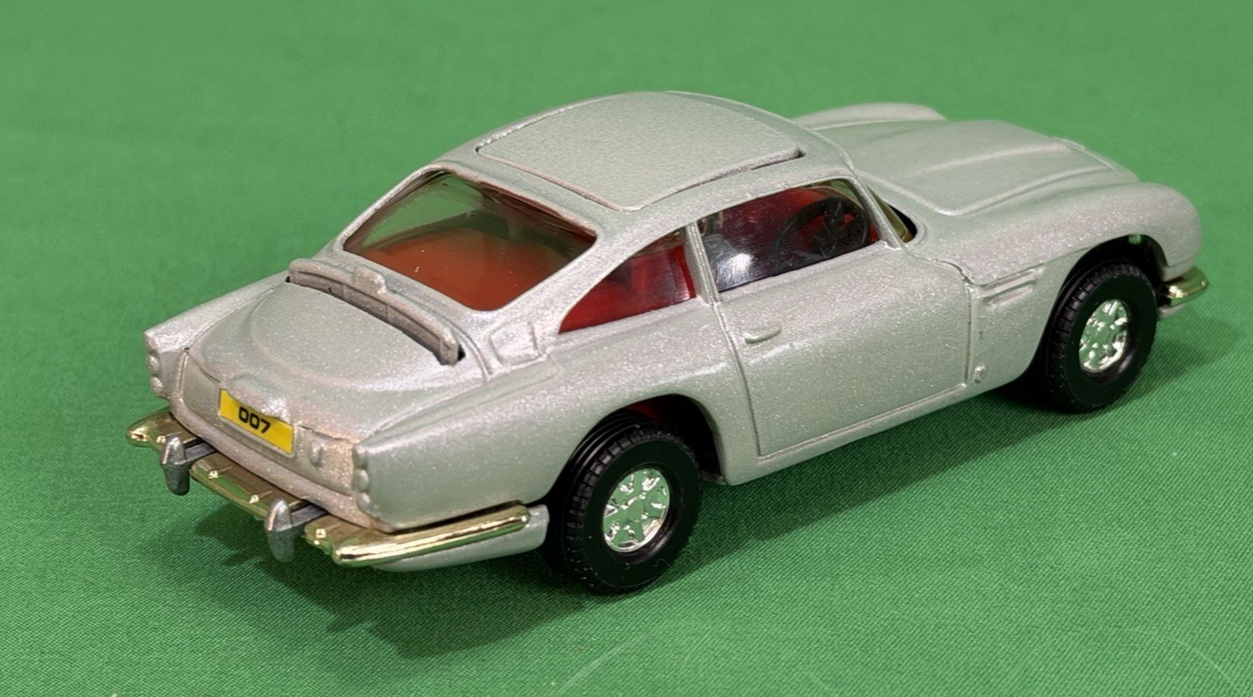 Corgi James Bond 007 Aston Martin DB5 Car