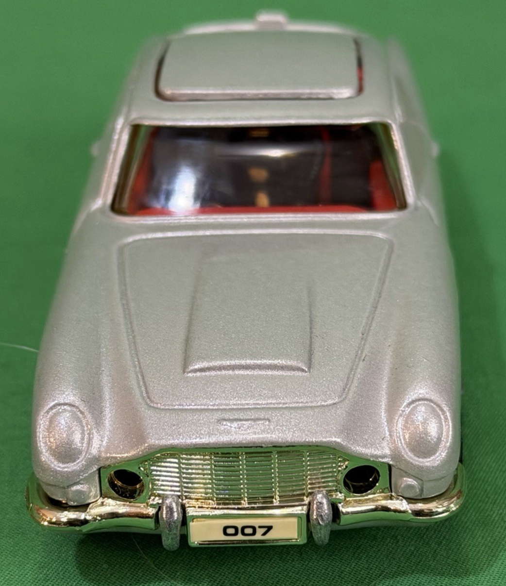 Corgi James Bond 007 Aston Martin DB5 Car