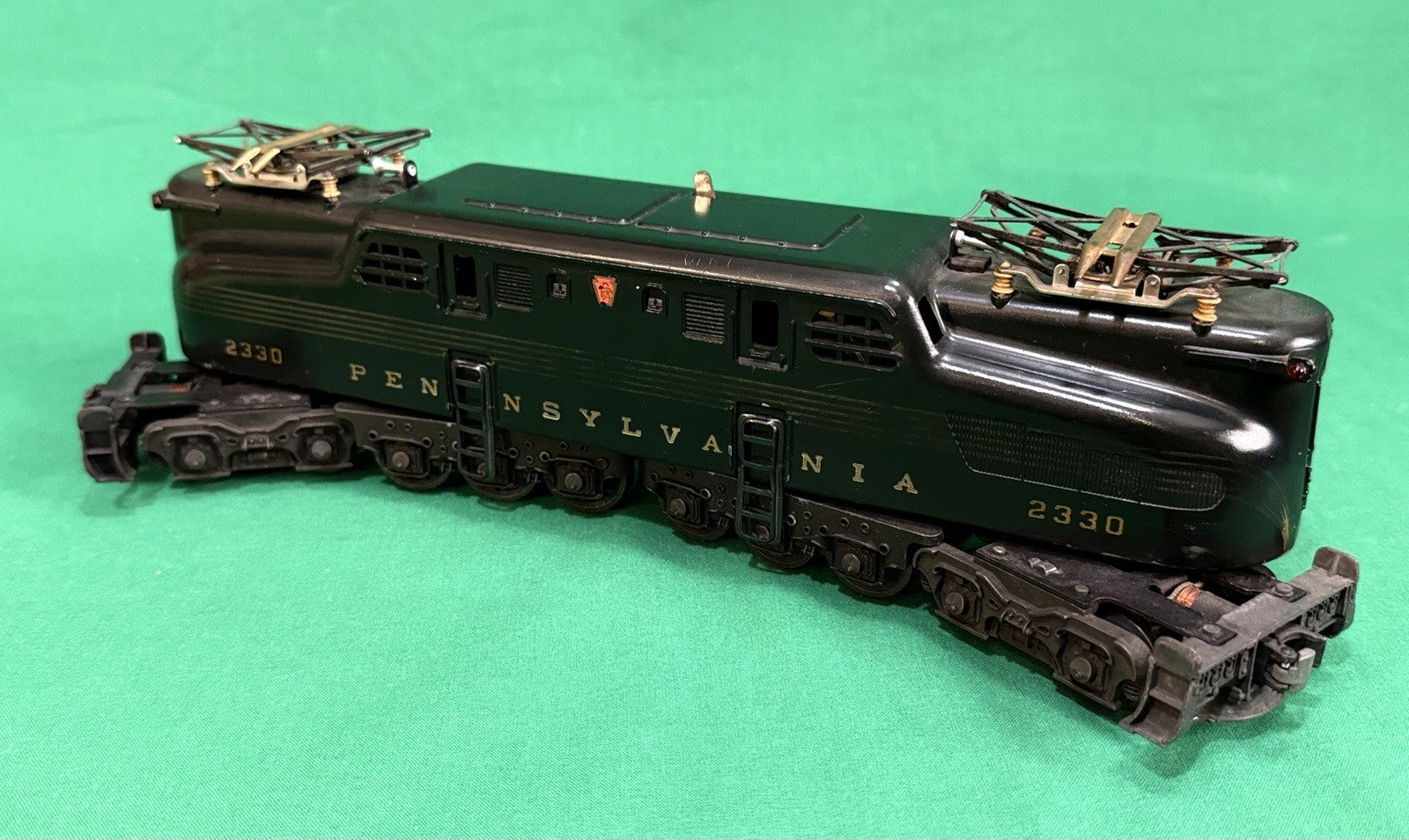 Lionel Postwar O Gauge 2330 Pennsylvania GG-1 Electric Locomotive