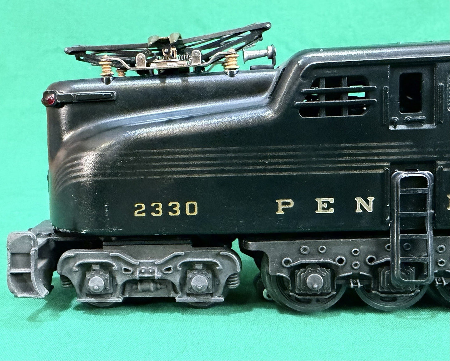 Lionel Postwar O Gauge 2330 Pennsylvania GG-1 Electric Locomotive