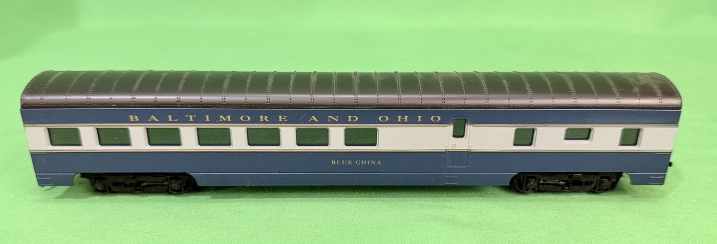 Con-Cor HO Scale 72 ft B&O Royal Blue "Capitol Limited" Passenger Car