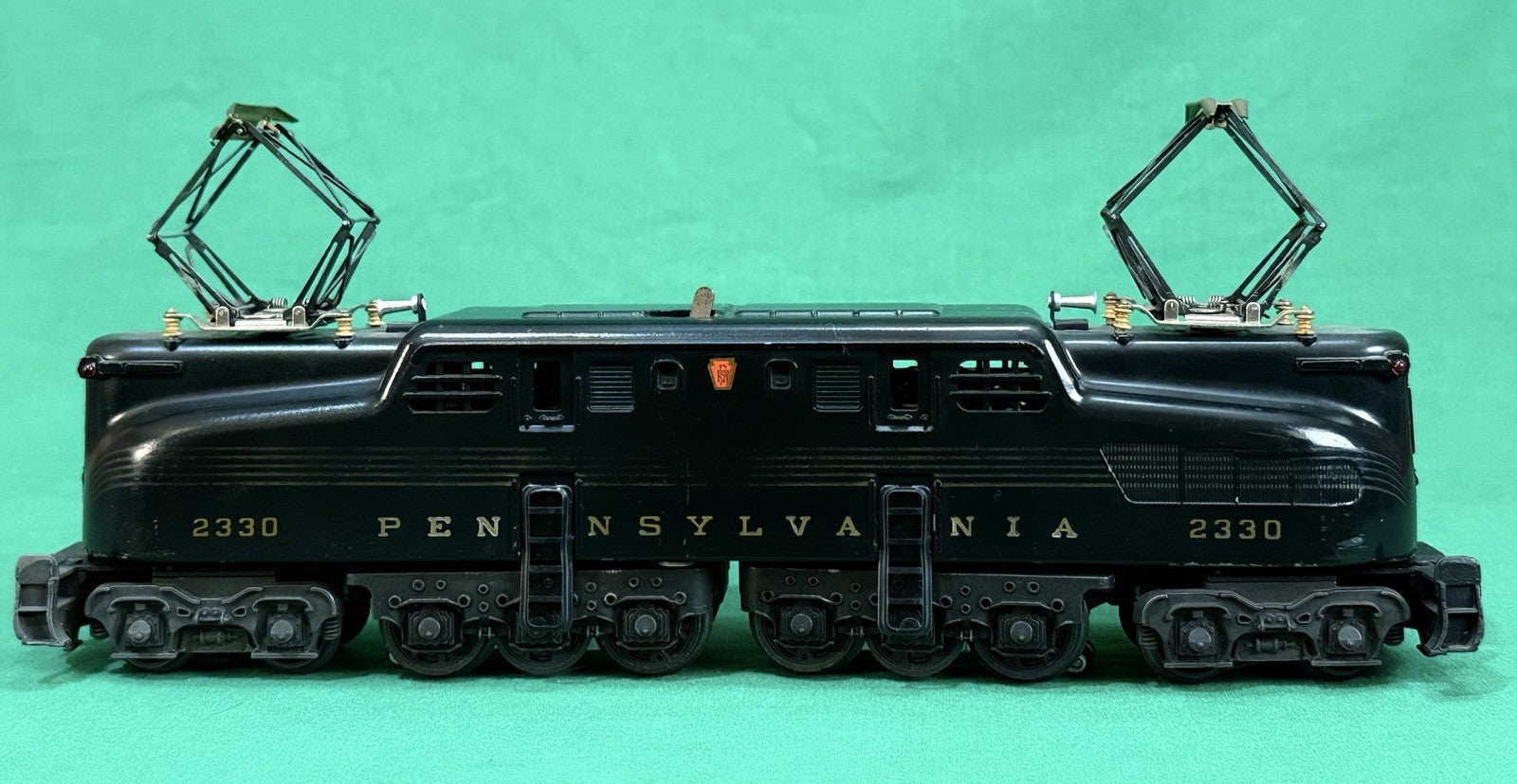 Lionel Postwar O Gauge 2330 Pennsylvania GG-1 Electric Locomotive
