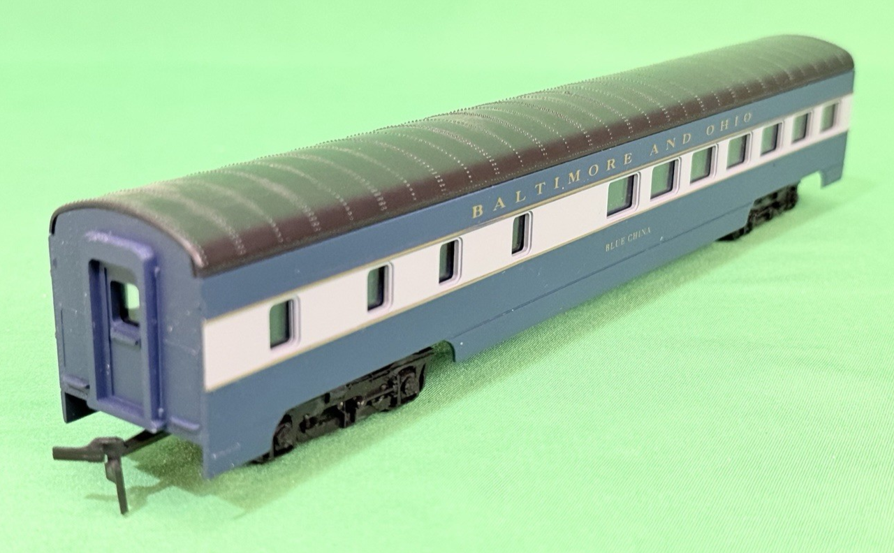 Con-Cor HO Scale 72 ft B&O Royal Blue "Capitol Limited" Passenger Car