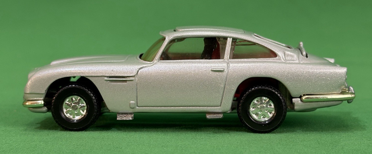Corgi James Bond 007 Aston Martin DB5 Car