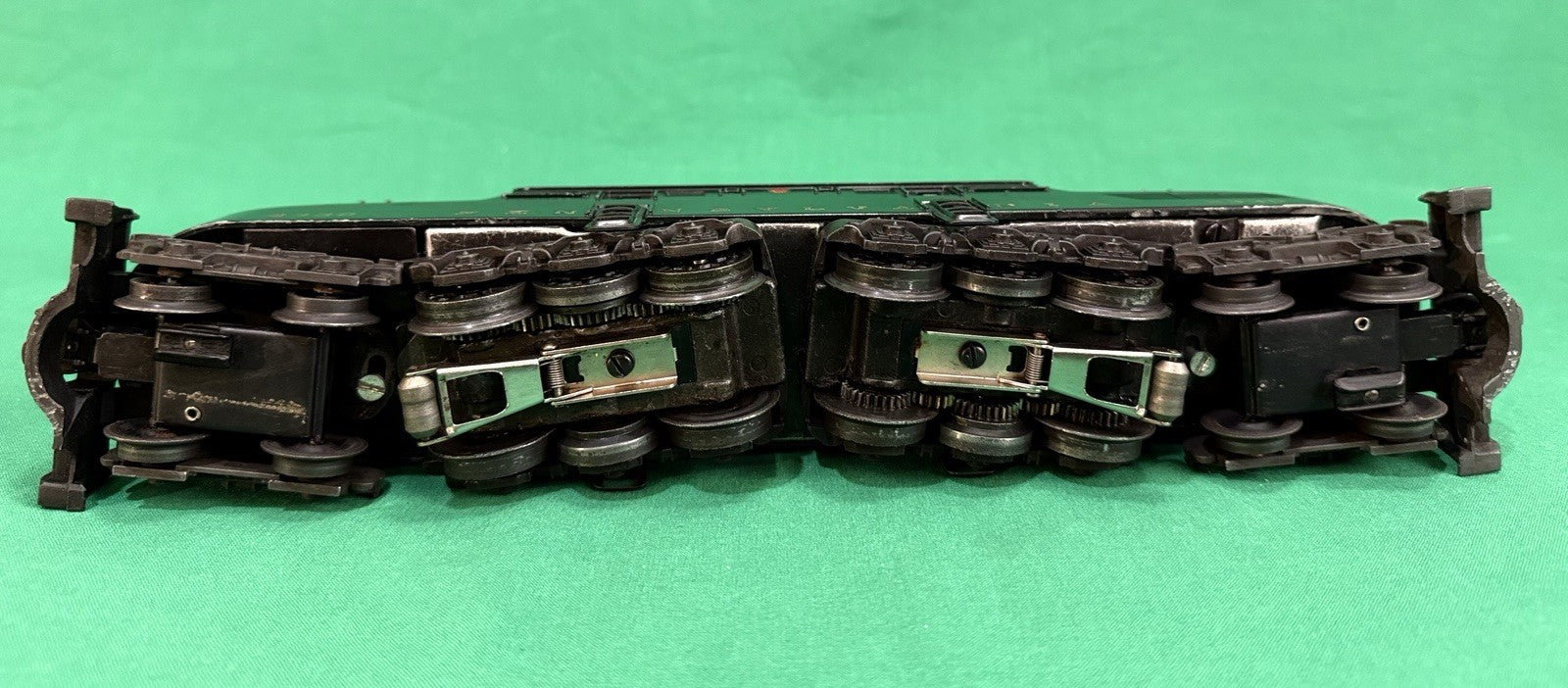 Lionel Postwar O Gauge 2330 Pennsylvania GG-1 Electric Locomotive