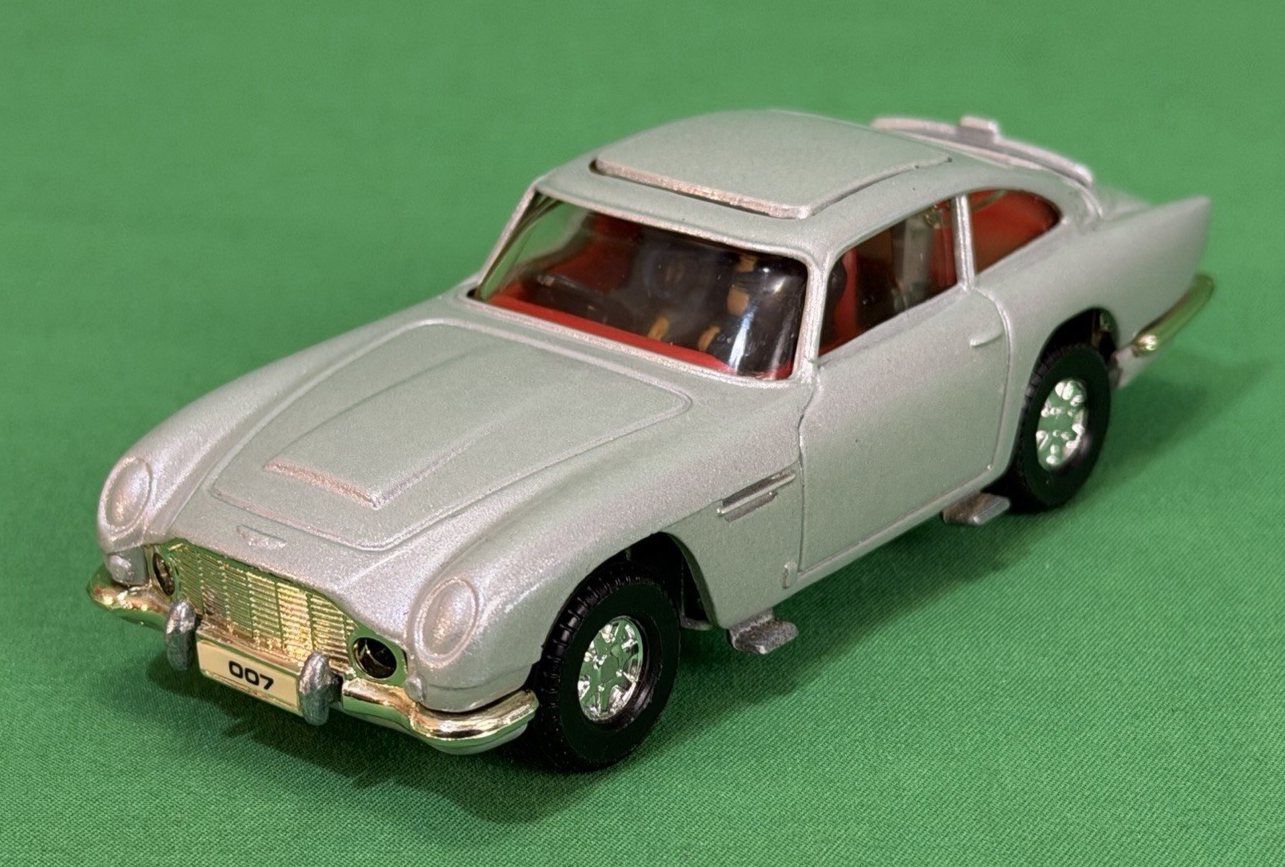 Corgi James Bond 007 Aston Martin DB5 Car