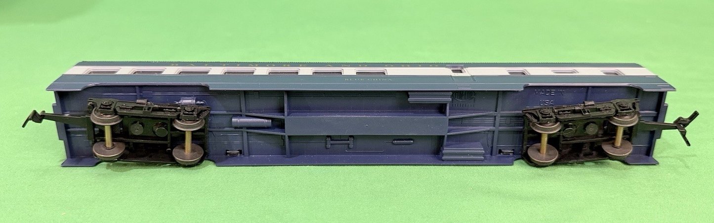 Con-Cor HO Scale 72 ft B&O Royal Blue "Capitol Limited" Passenger Car