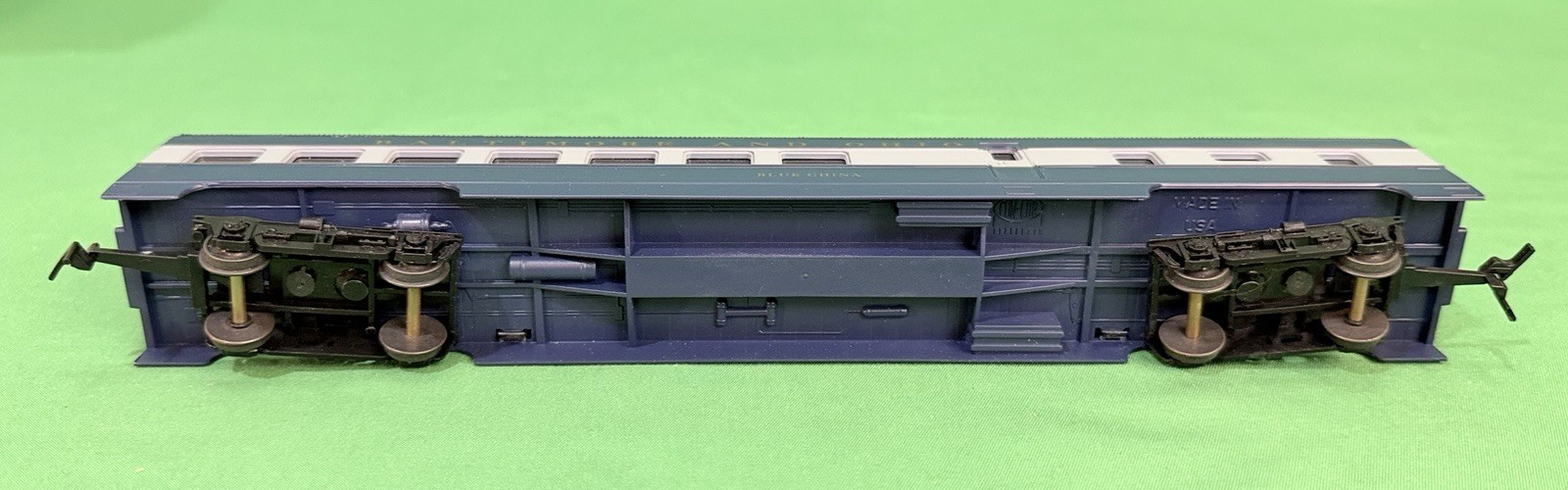 Con-Cor HO Scale 72 ft B&O Royal Blue "Capitol Limited" Passenger Car