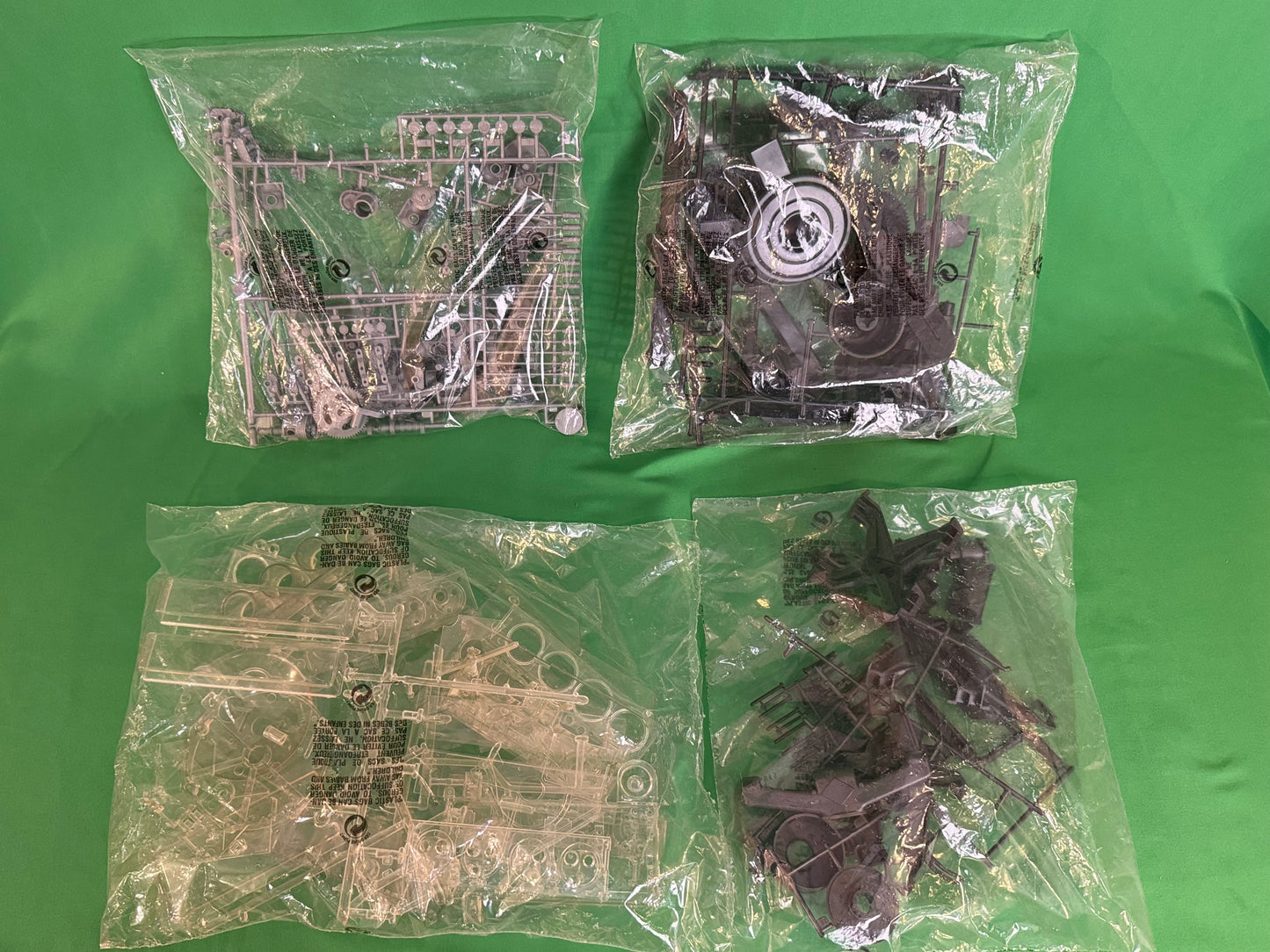 Revell-Monogram 85-8883 Visible V-8 1:4 Model Kit NOS