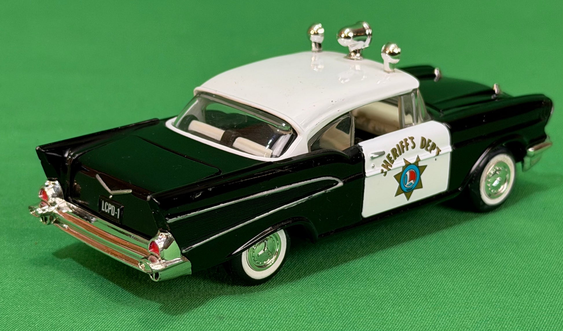 Corgi Classics #51302 Lionel City LCPD 1957 Chevy Bel Air Police Car