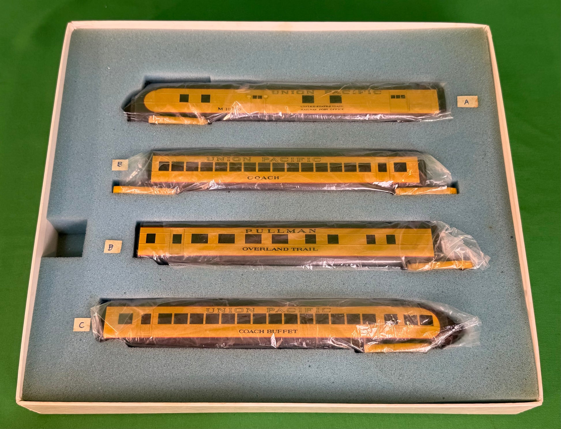 AHM #431 Union Pacific M-10000 City of Salina 4 Car Brass Car Set
