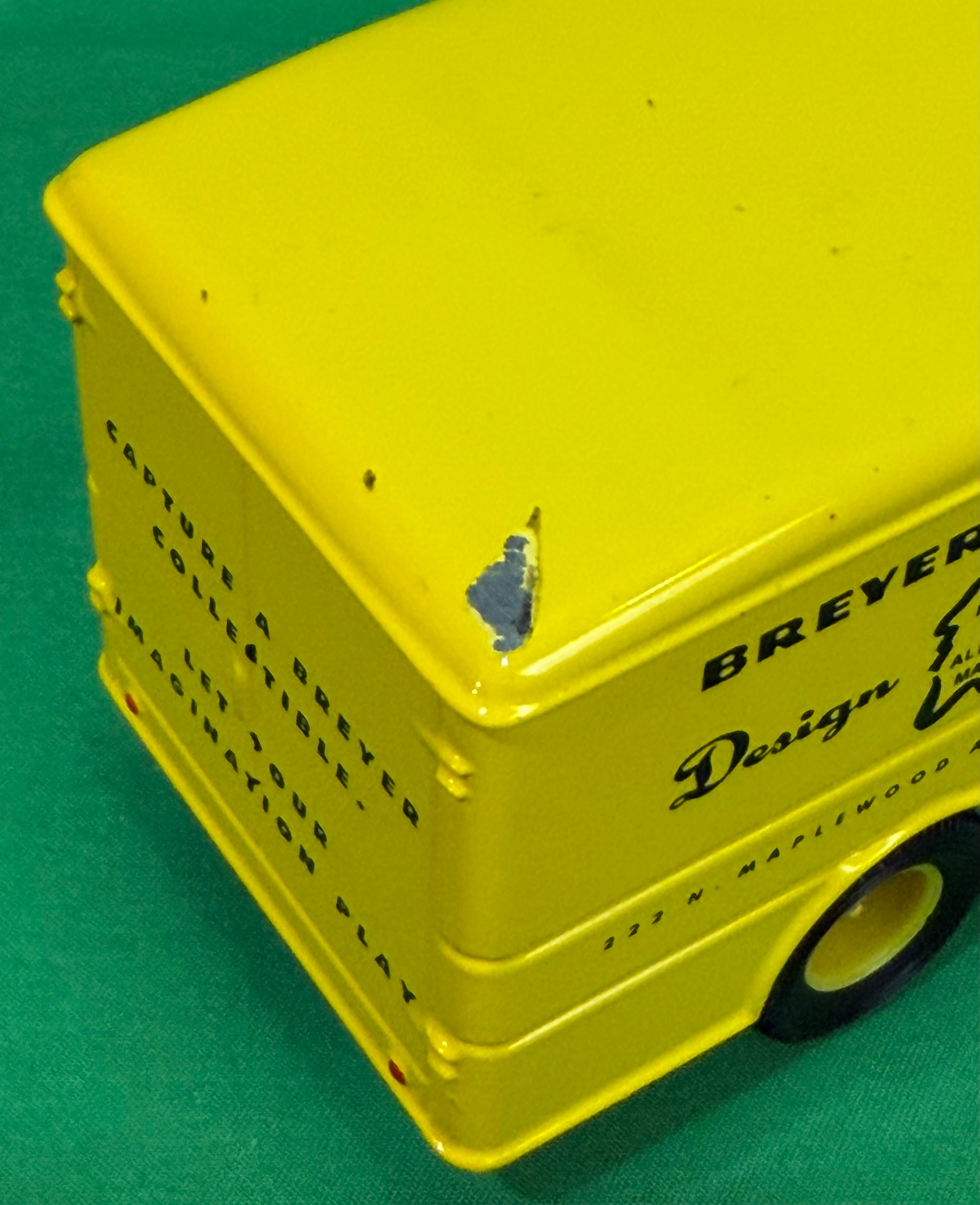 Corgi Classics #98453 Breyer Mack Van