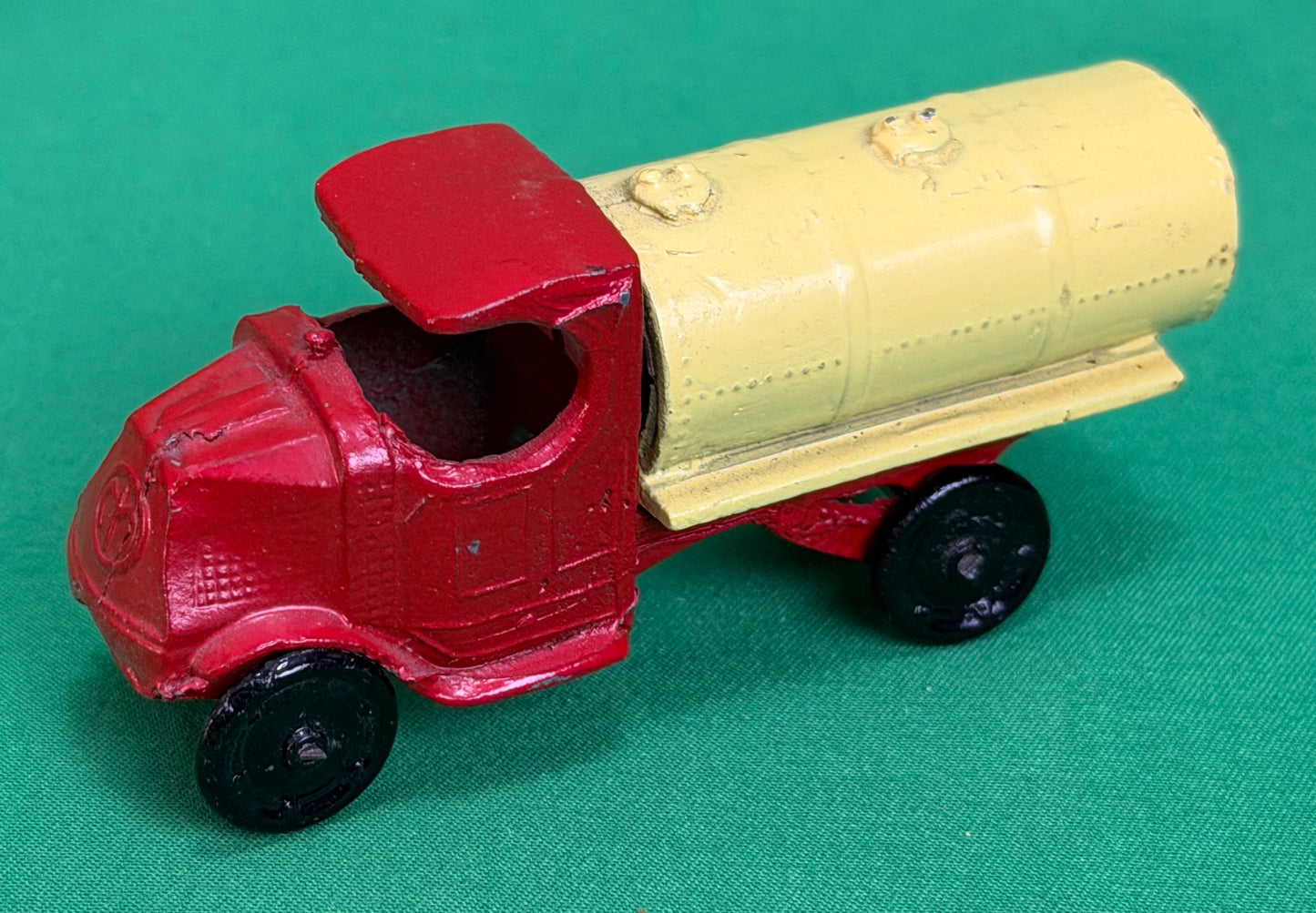  Cast iron tanker truck