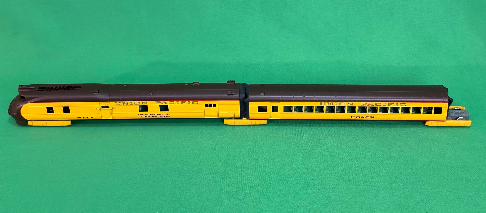 AHM #431 Union Pacific M-10000 City of Salina Brass Cars