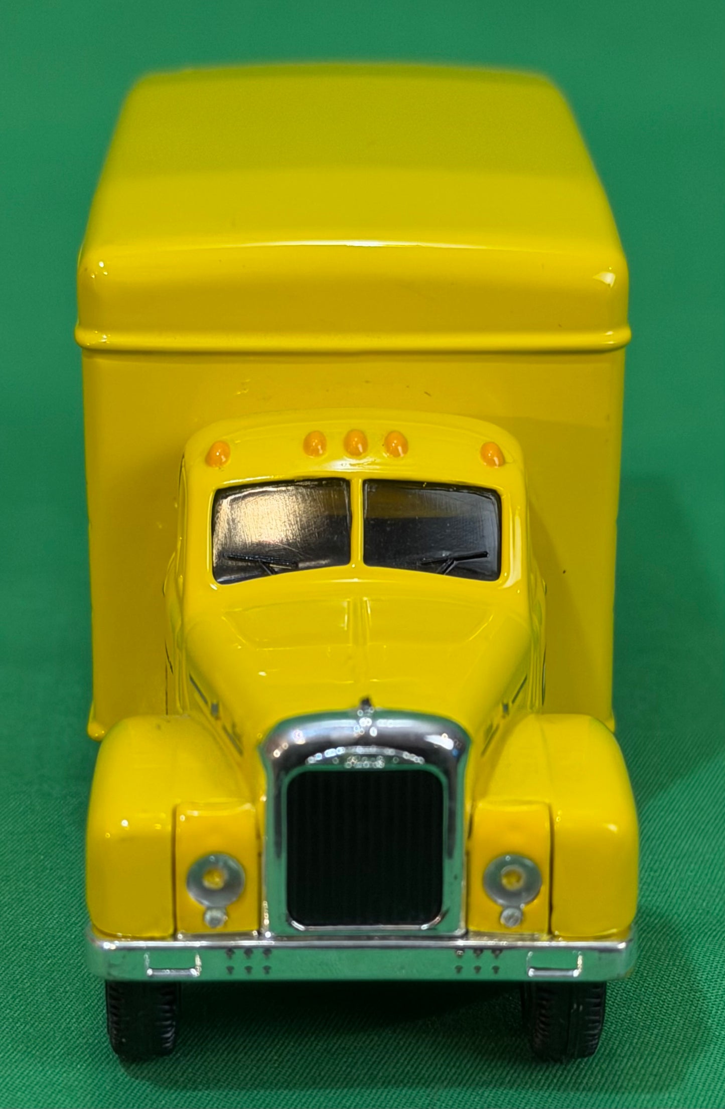 Corgi Classics #98453 Breyer Mack Van