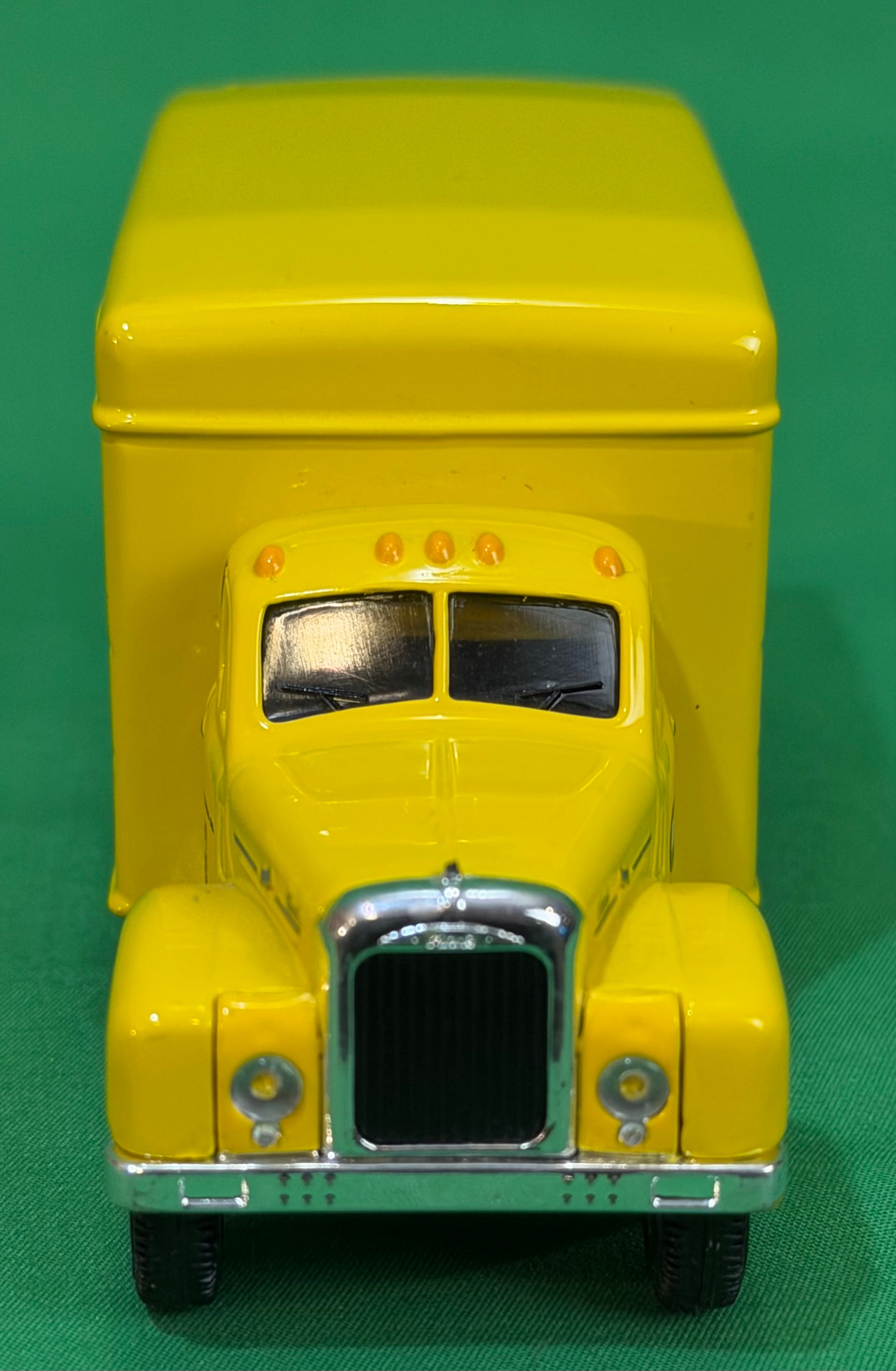 Corgi Classics #98453 Breyer Mack Van