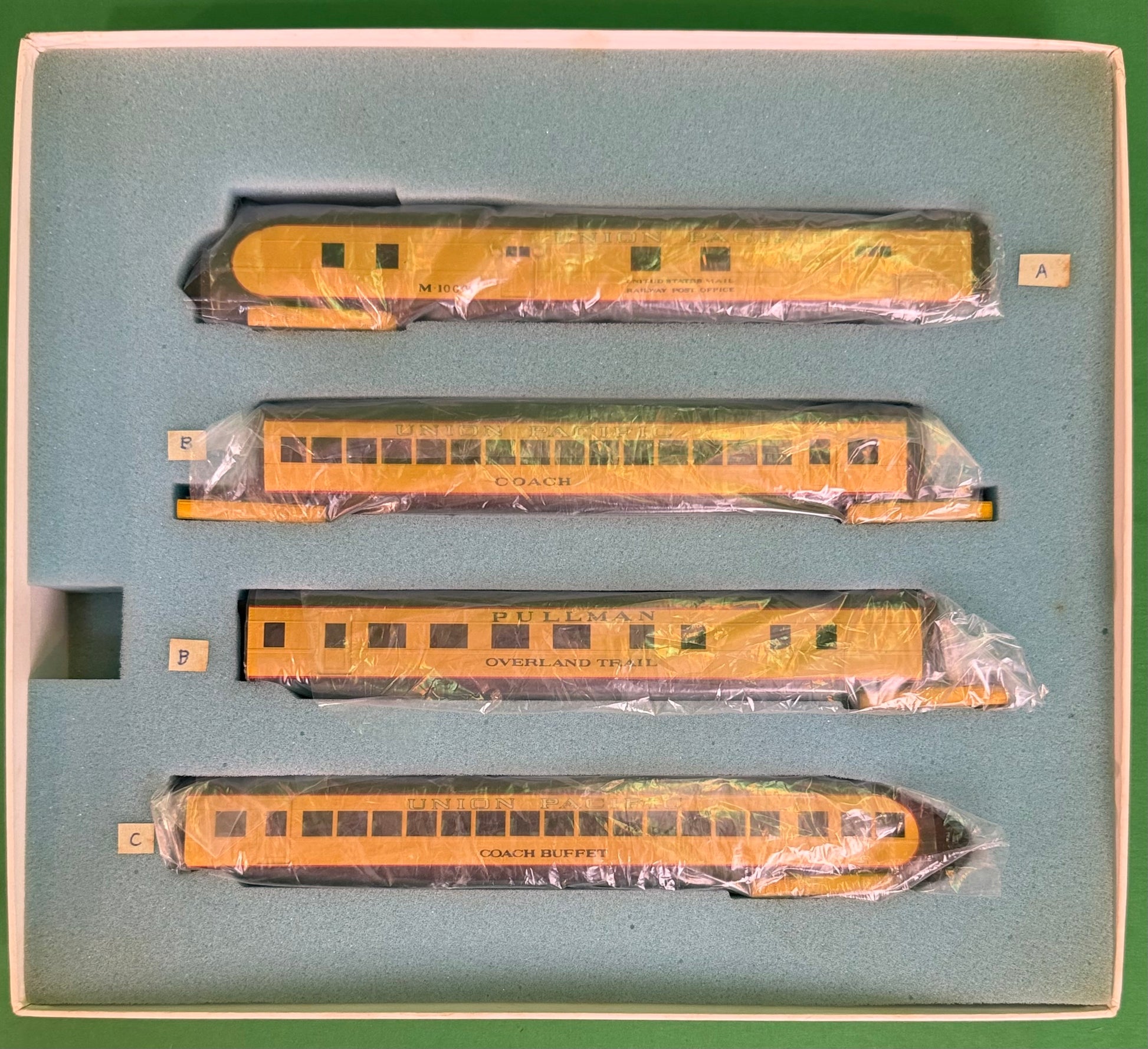 AHM #431 Union Pacific M-10000 City of Salina 4 Car Brass Car Set