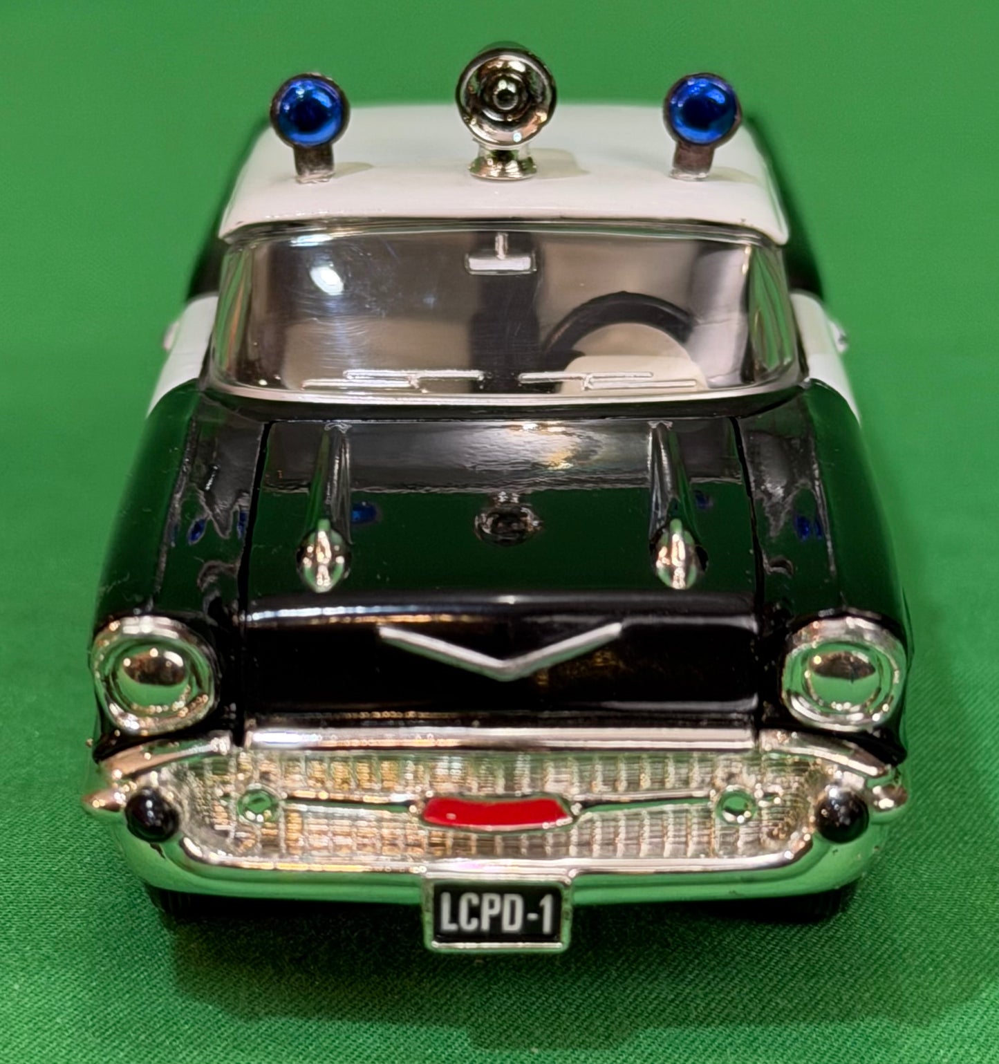 Corgi Classics #51302 Lionel City LCPD 1957 Chevy Bel Air Police Car
