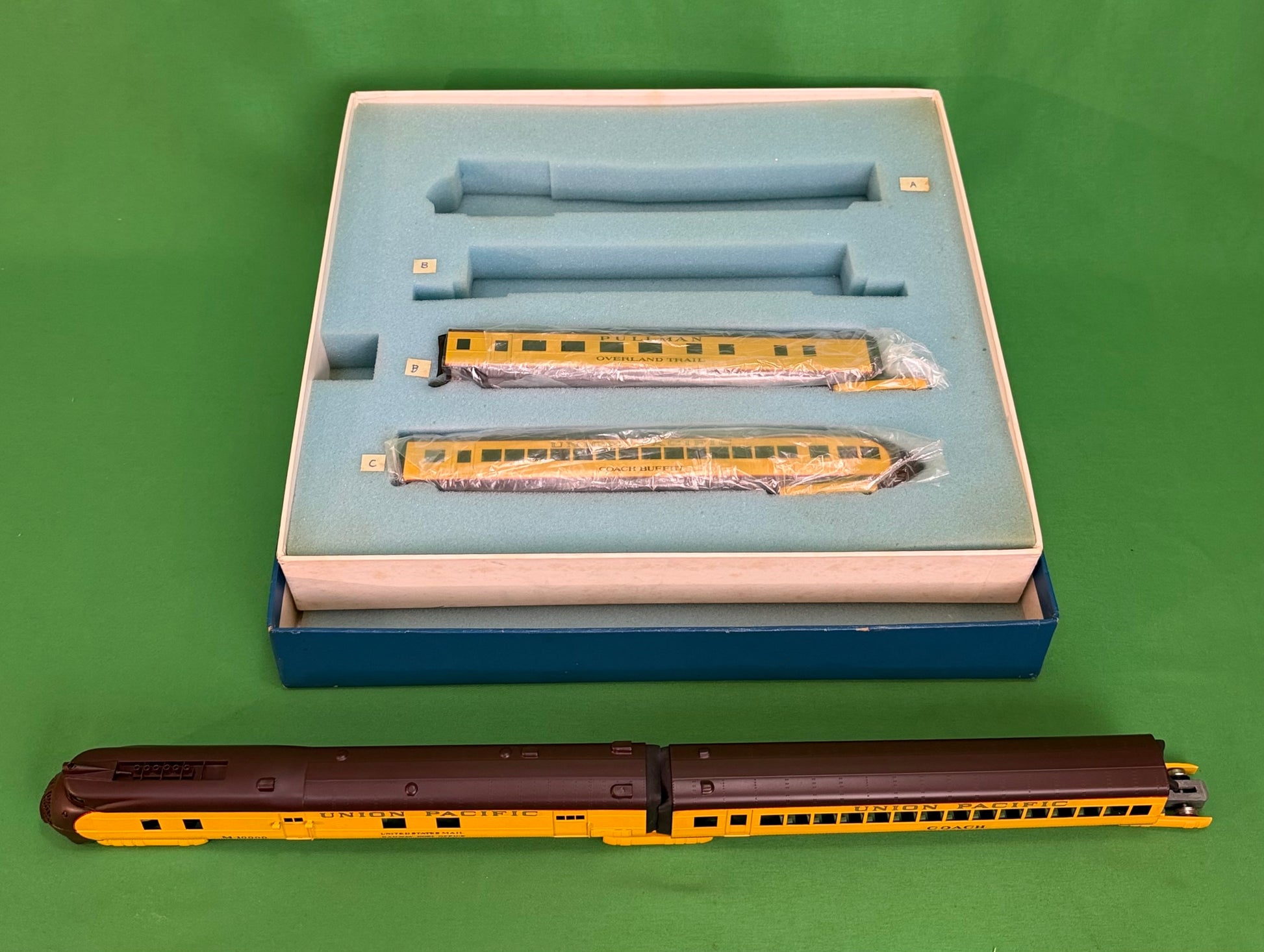 AHM #431 Union Pacific M-10000 City of Salina 4 Car Brass Car Set