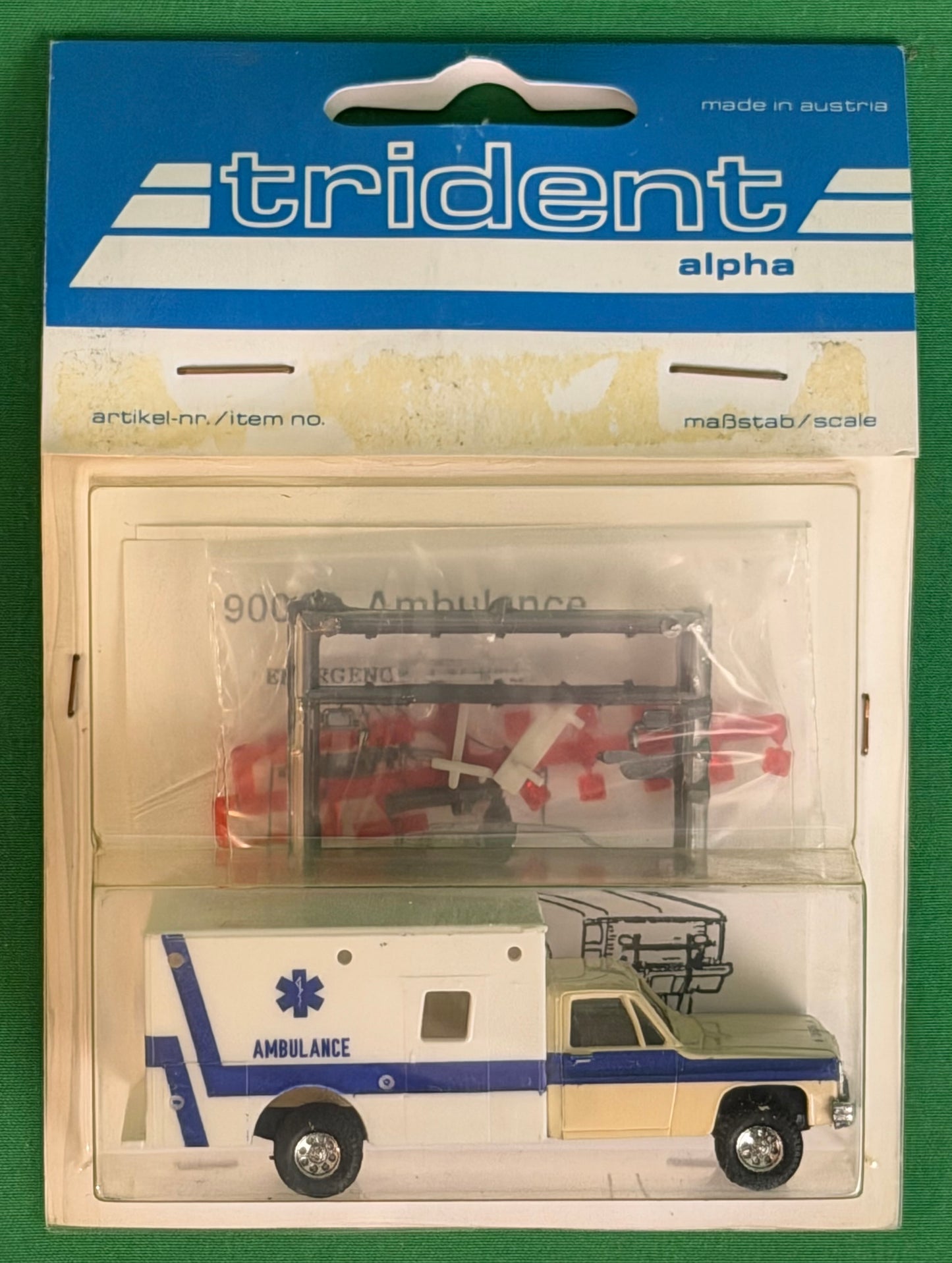 Trident #90044 HO Chevrolet USAF Ambulance Model Kit
