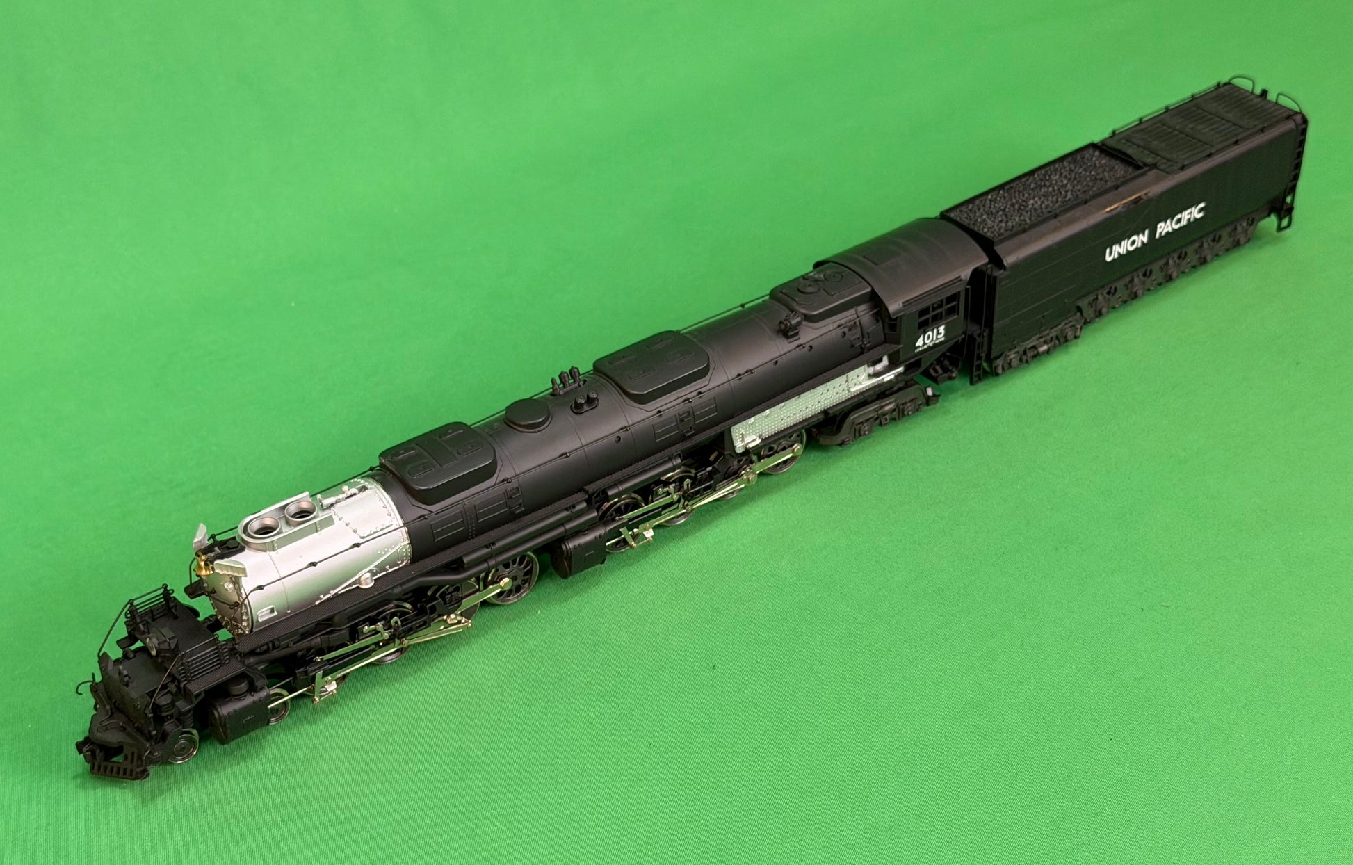 Rivarossi HO 4-8-8-4 Big Boy #4013 Union Pacific Locomotive w/Tender