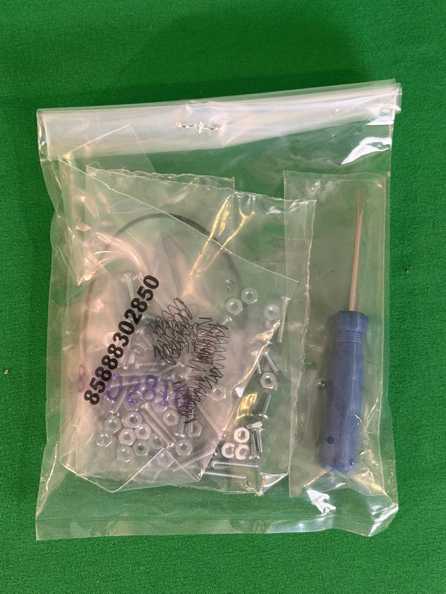 Revell-Monogram 85-8883 Visible V-8 1:4 Model Kit NOS