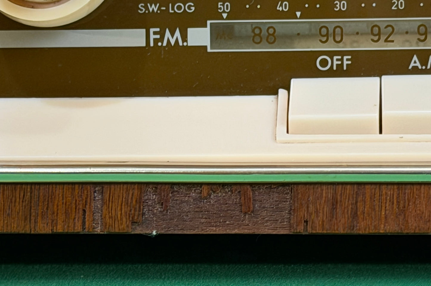 Vintage Telefunken Superheterodyne Deluxe 5261W AM/FM/SW Tabletop Radio