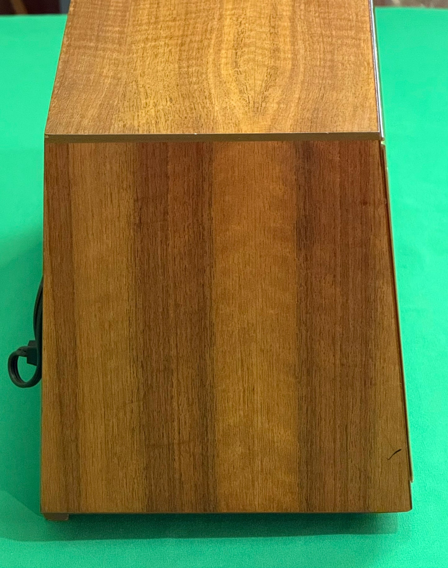 Vintage Telefunken Superheterodyne Deluxe 5261W AM/FM/SW Tabletop Radio