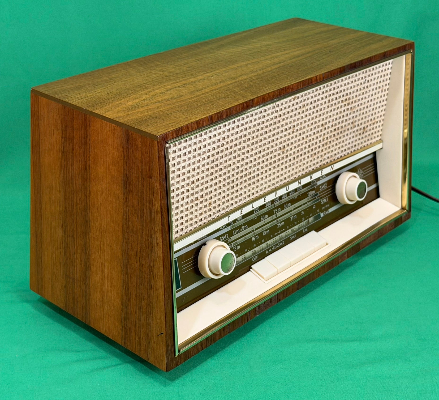 Vintage Telefunken 5261W AM/FM/SW Radio