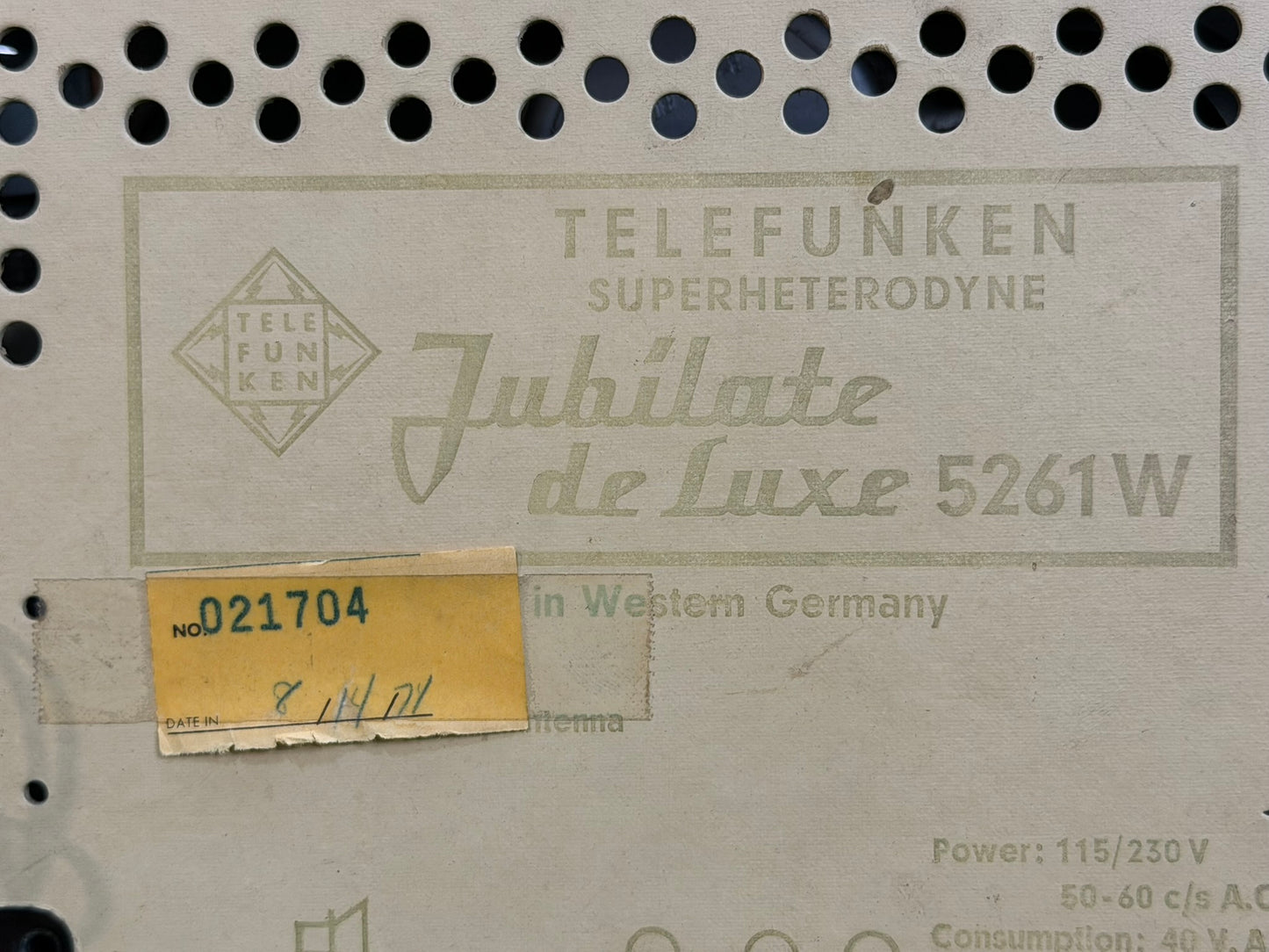 Vintage Telefunken Superheterodyne Deluxe 5261W AM/FM/SW Tabletop Radio