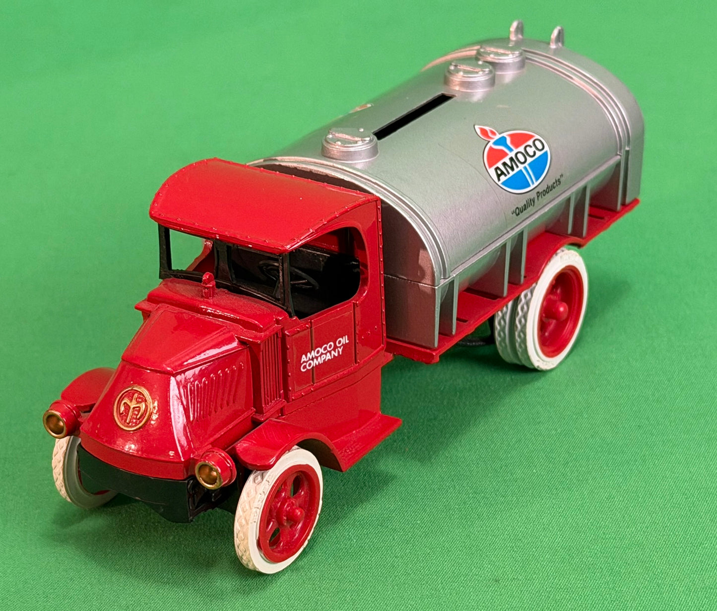 Vintage Ertl #9373 1926 Mack Bull Dog Amoco Tanker Truck Diecast Coin Bank