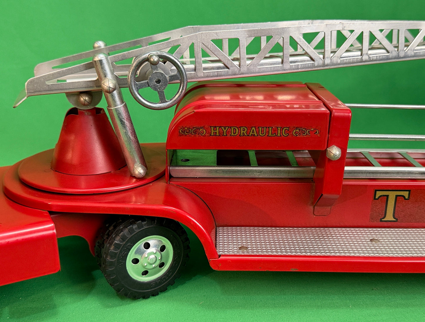 Tonka F.D. No. 5 Red Hydraulic Aerial Ladder Truck