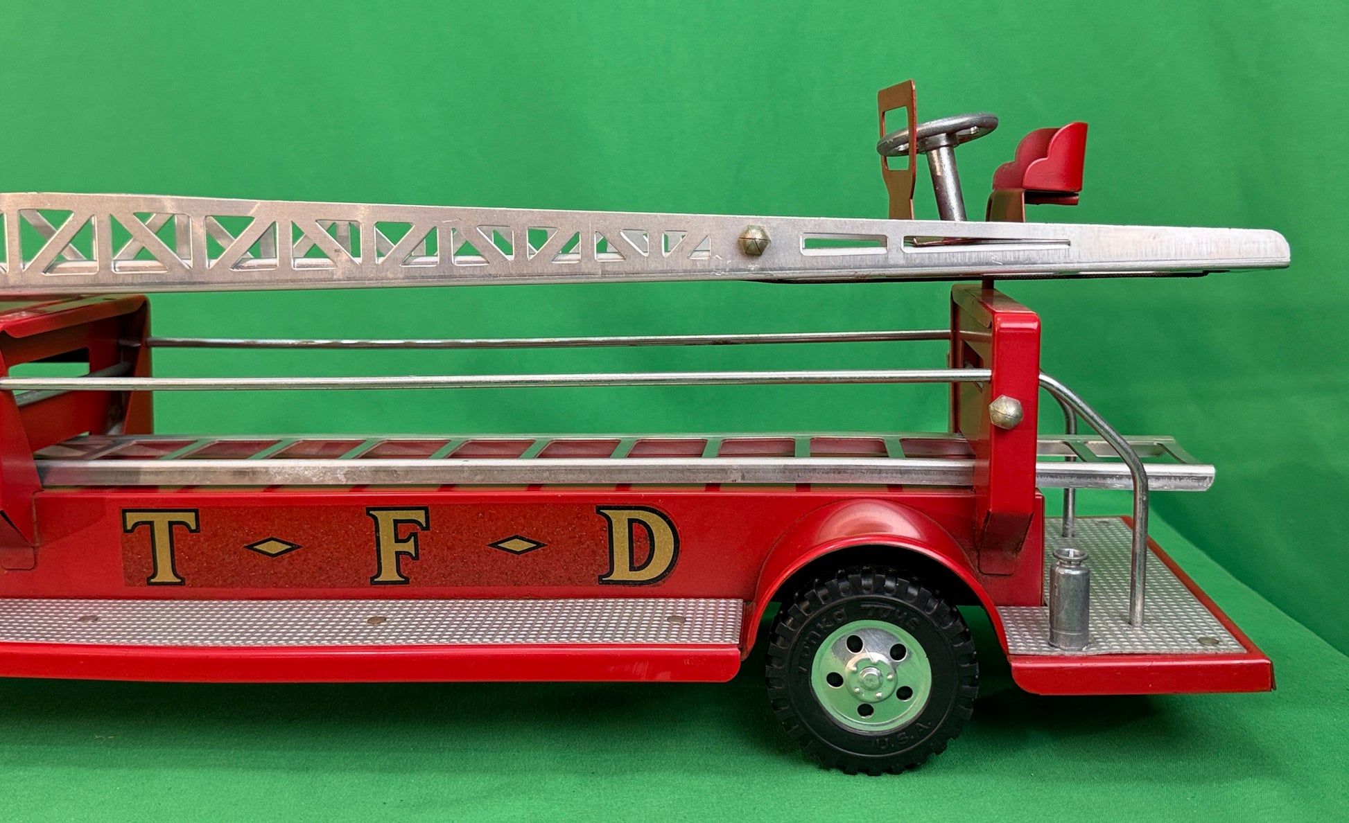 Tonka F.D. No. 5 Red Hydraulic Aerial Ladder Truck