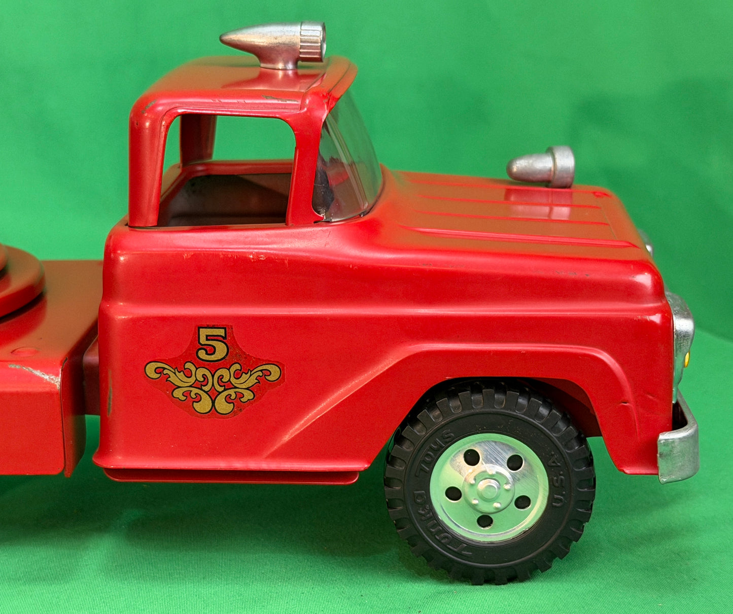Tonka F.D. No. 5 Red Hydraulic Aerial Ladder Truck