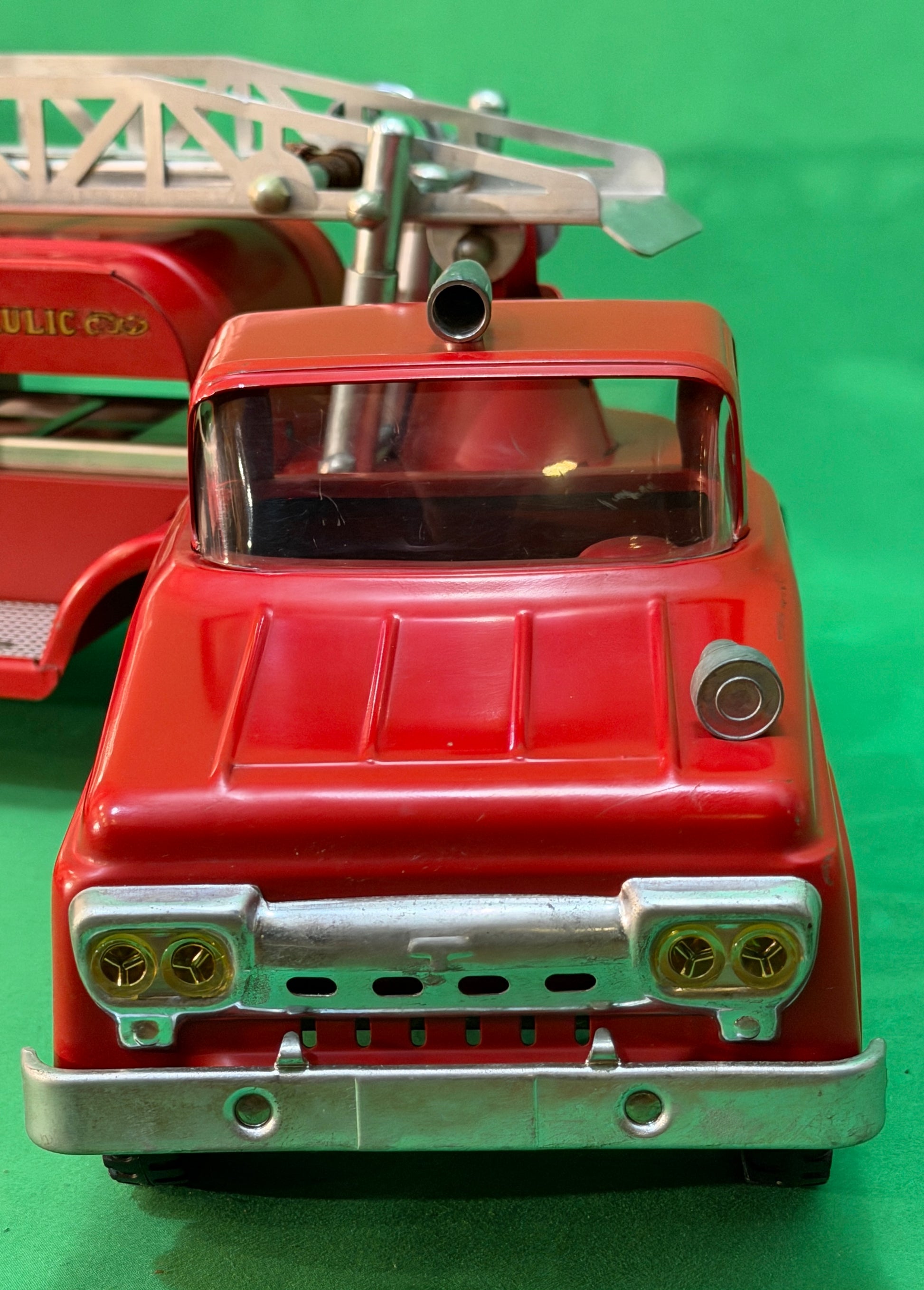 Tonka F.D. No. 5 Red Hydraulic Aerial Ladder Truck